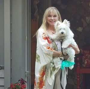 Meet your Posher, Catherine